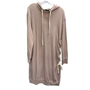 Monrow NWT Mommy Dress Maternity Women's Size
Small blush Pink Lace Up Sweater